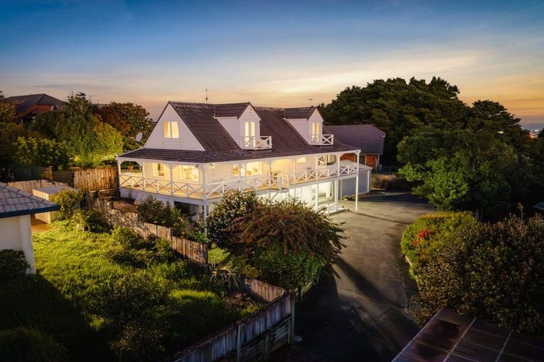 Photo of property in 67 Eugenia Rise, Totara Heights, Auckland, 2105