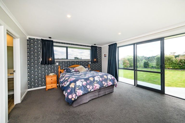 Photo of property in 31 Briarwood Road, Kelvin Grove, Palmerston North, 4470