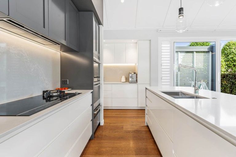 Photo of property in 18 Torea Road, Matakana, Warkworth, 0985