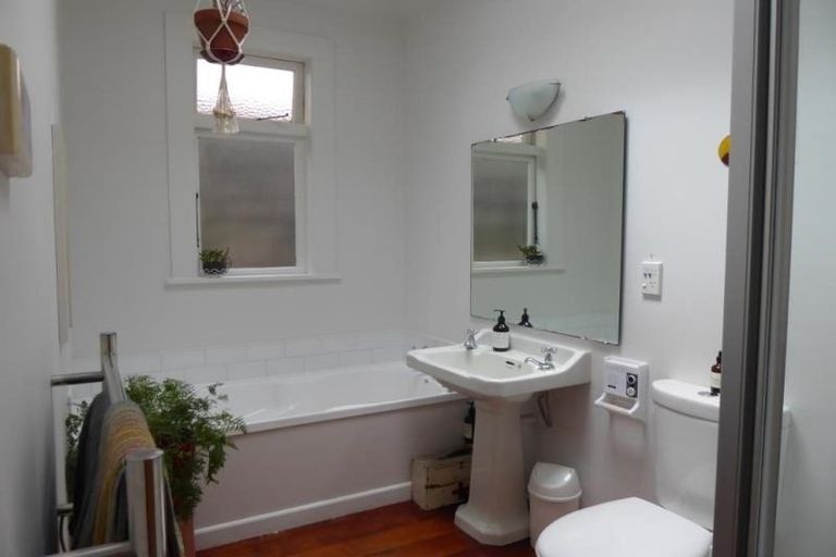 Photo of property in 46 Mills Road, Brooklyn, Wellington, 6021