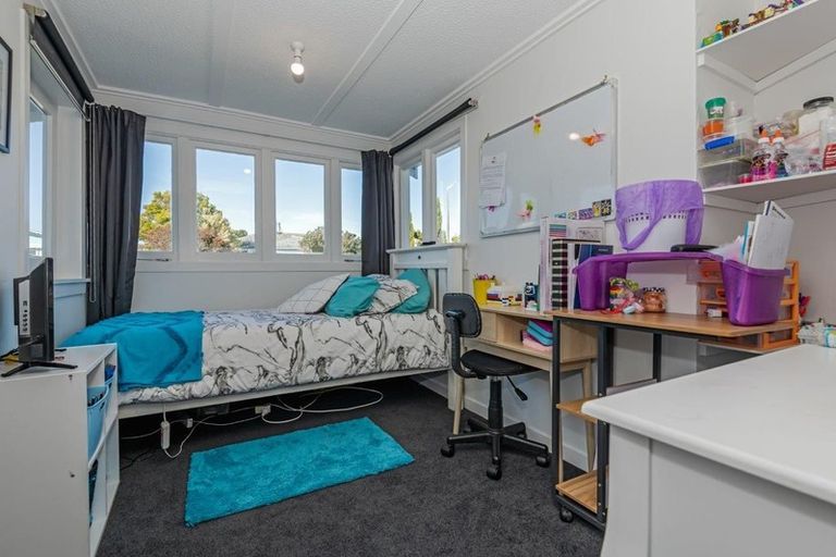 Photo of property in 98 Wood Street, Takaro, Palmerston North, 4410