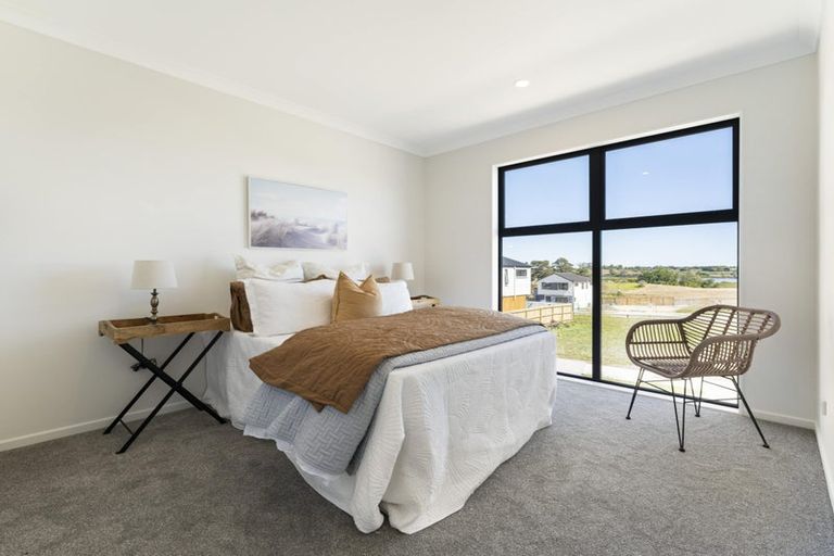 Photo of property in 13 Taipahitini Road, Rosehill, 2113