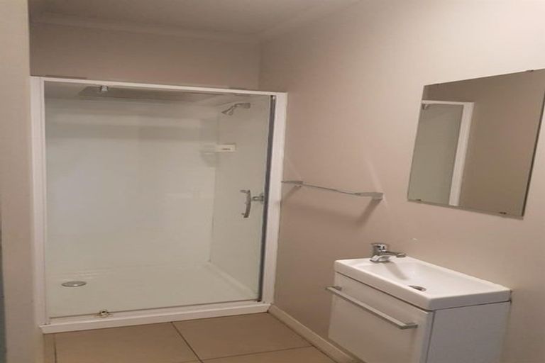 Photo of property in 12 Auburn Avenue, Upper Riccarton, Christchurch, 8041