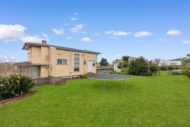 Photo of property in 17 Plunket Avenue, Papatoetoe, Auckland, 2104