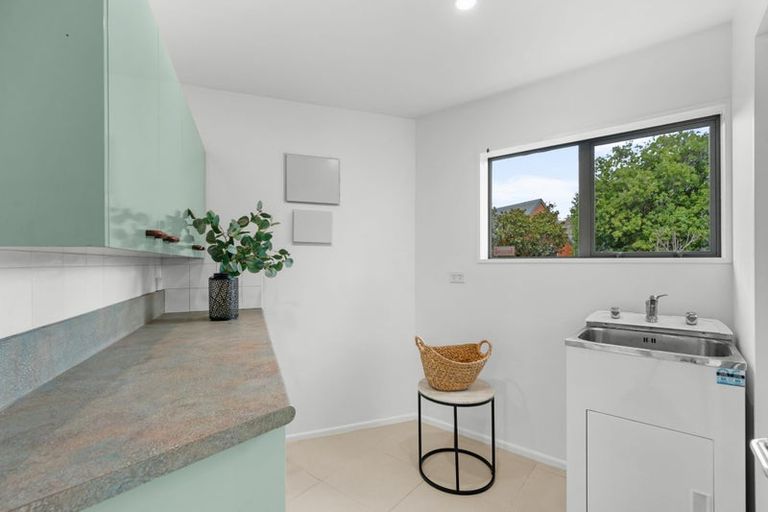 Photo of property in 15 Parkham Drive, Burnside, Christchurch, 8053