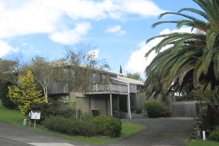 Photo of property in 5 Tromie Place, Highland Park, Auckland, 2010