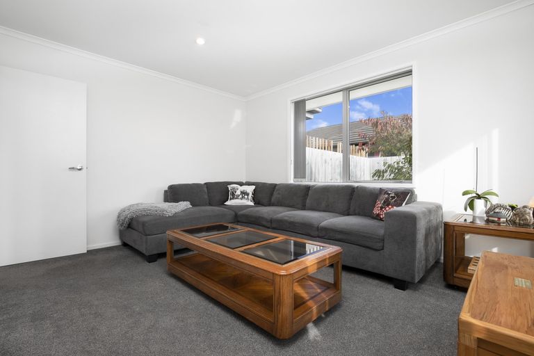 Photo of property in 15 Lamborn Drive, Papakura, 2110