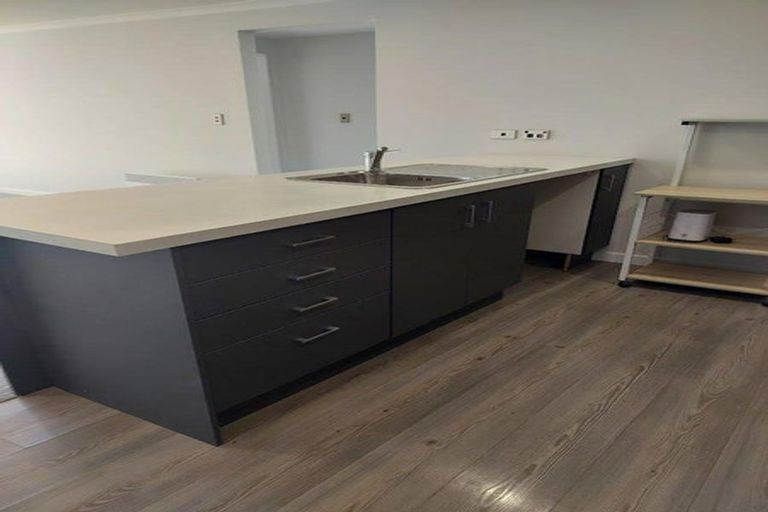 Photo of property in 30a Paremata Crescent, Paremata, Porirua, 5024