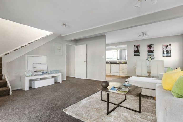 Photo of property in 11 Titirangi Road, New Lynn, Auckland, 0600