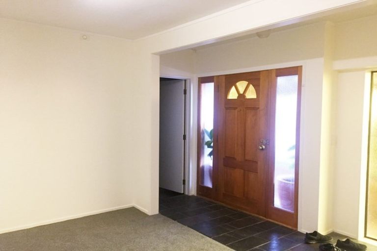 Photo of property in 9 Cambric Place, Botany Downs, Auckland, 2010