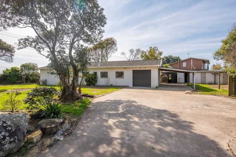 Photo of property in 189 Tararua Road, Levin, 5571