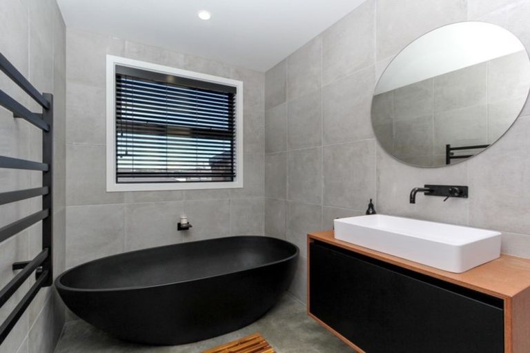 Photo of property in 3 Kotare Drive, Waiwhakaiho, New Plymouth, 4312