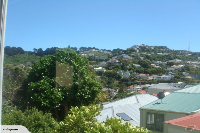 Photo of property in 2 Overtoun Terrace, Hataitai, Wellington, 6021