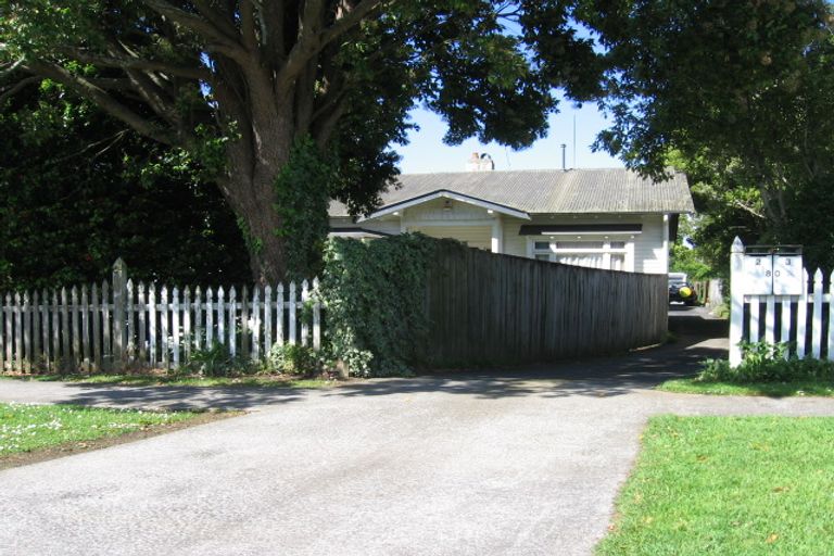 Photo of property in 2/80 Kenderdine Road, Papatoetoe, Auckland, 2025
