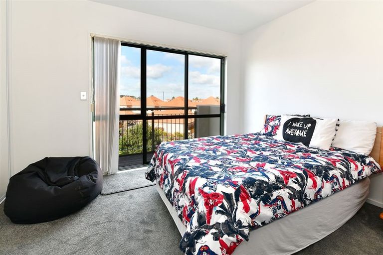 Photo of property in 30 Waterside Crescent, Gulf Harbour, Whangaparaoa, 0930