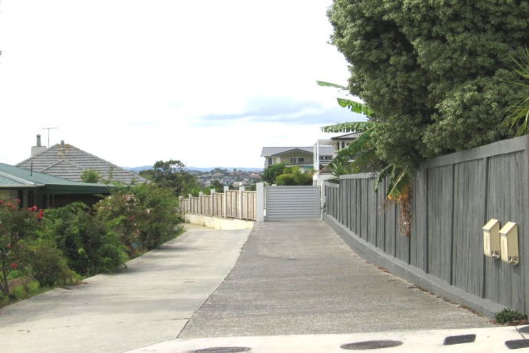 Photo of property in 11a Calder Place, Wai O Taiki Bay, Auckland, 1072