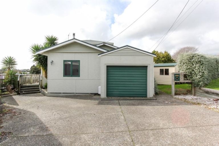 Photo of property in 1 Alberta Road, Glen Avon, New Plymouth, 4312