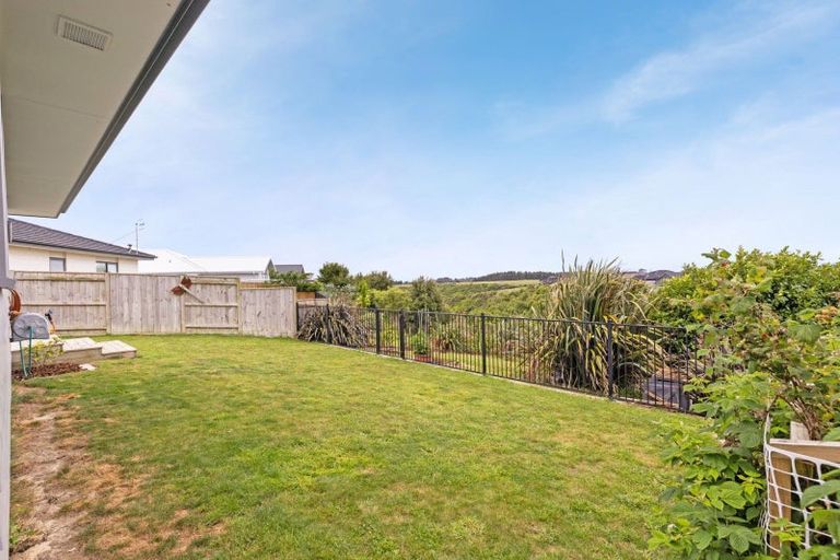 Photo of property in 1 Gibraltar Way, Fitzherbert, Palmerston North, 4410