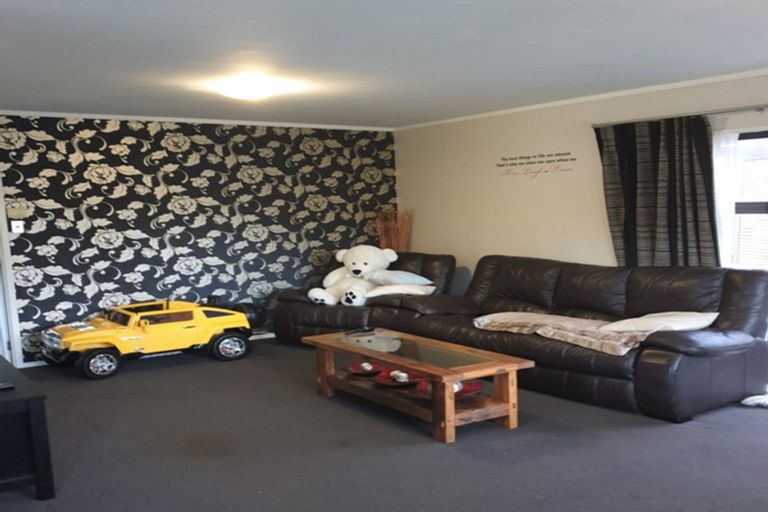 Photo of property in 30 Riverside Drive, Waiuku, 2123