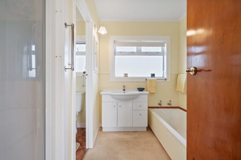 Photo of property in 6 George Point Road, Onerahi, Whangarei, 0110