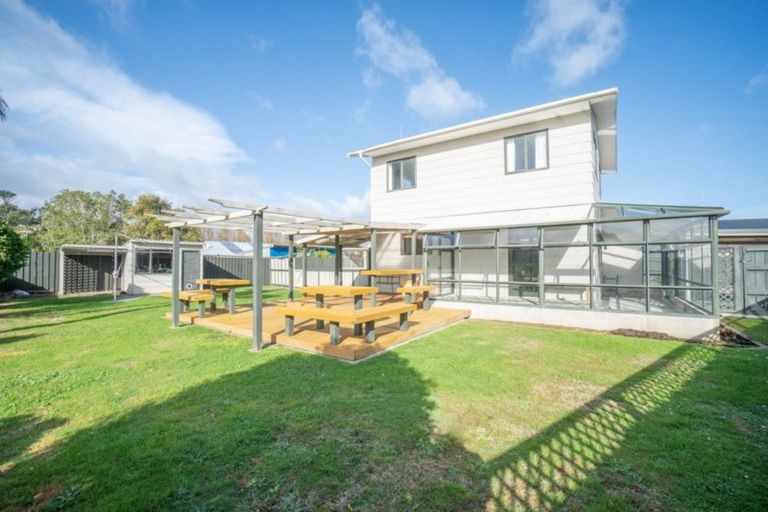 Photo of property in 15 Charles Cross Street, Longburn, Palmerston North, 4412