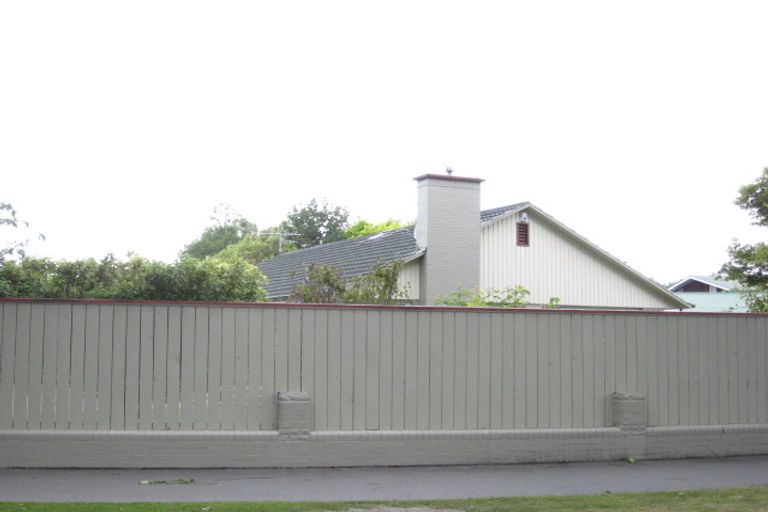 Photo of property in 18 Burnside Crescent, Burnside, Christchurch, 8053