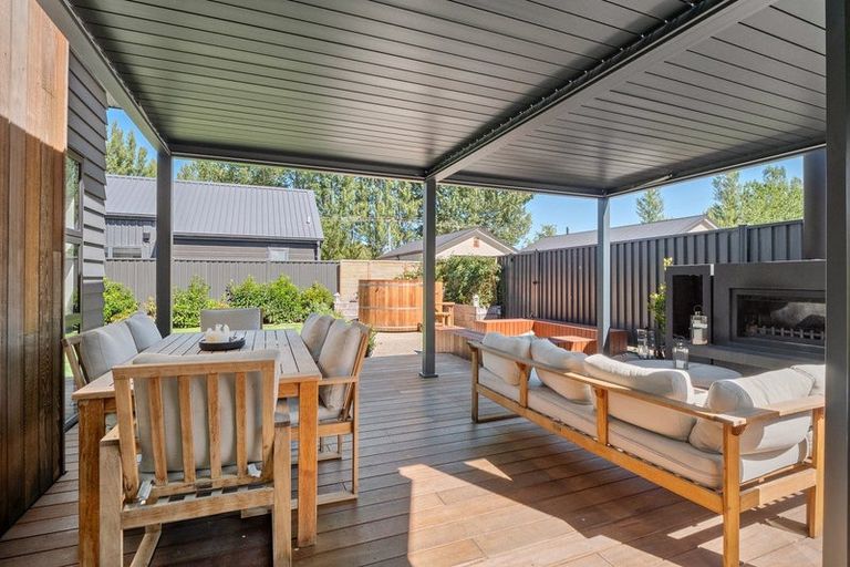 Photo of property in 3 Brodie Avenue, Arrowtown, 9302