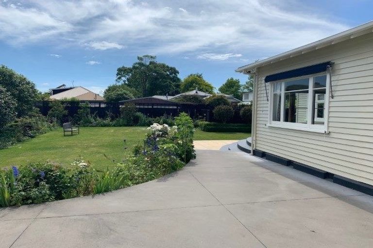 Photo of property in 58 Searells Road, Strowan, Christchurch, 8052