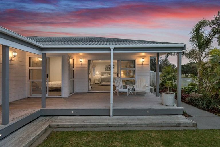 Photo of property in 52 Papaunahi Road, Bowentown, Waihi Beach, 3177