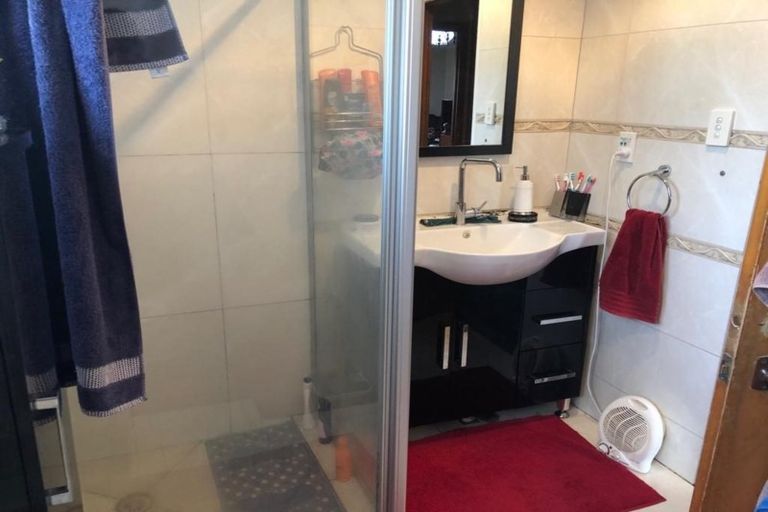 Photo of property in 52 Everglade Drive, Goodwood Heights, Auckland, 2105