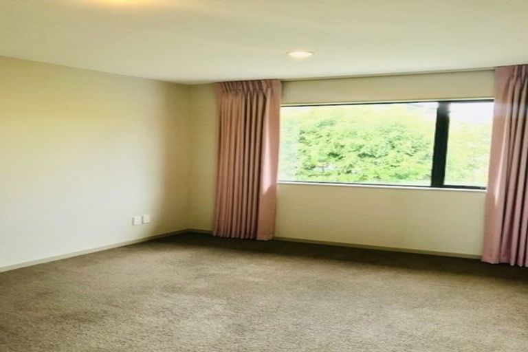 Photo of property in 33 Kilkelly Avenue, Pinehill, Auckland, 0632