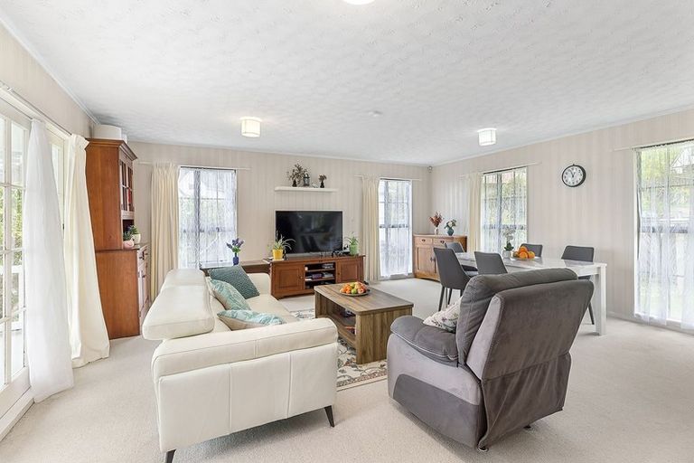 Photo of property in 12 Percy Dyett Drive, Karori, Wellington, 6012