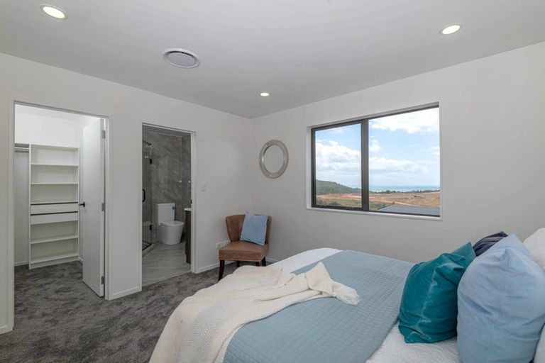 Photo of property in 10 Rockpool Road, Orewa, 0931