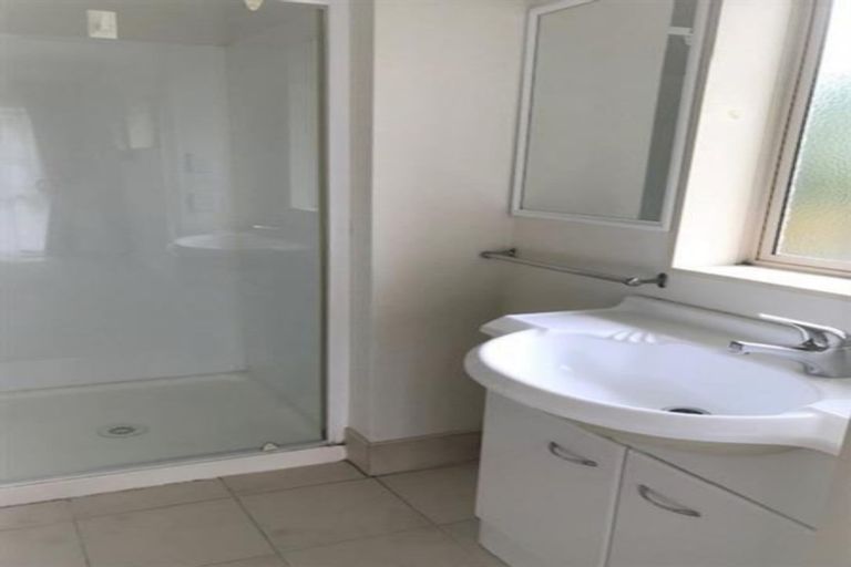 Photo of property in 6 Saybrook Place, Mangere, Auckland, 2022