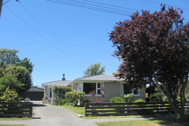 Photo of property in 8 Chedworth Avenue, Bishopdale, Christchurch, 8053