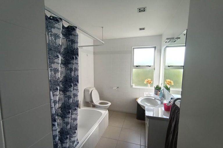 Photo of property in 37c Gurkha Crescent, Khandallah, Wellington, 6035