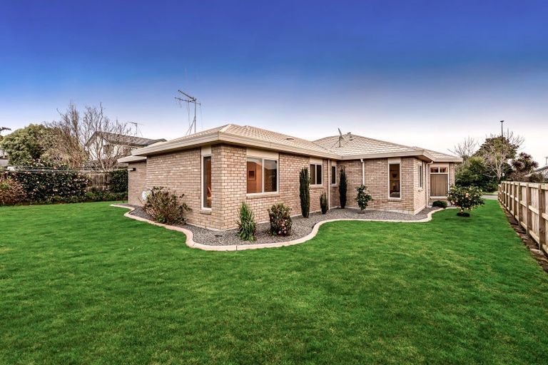 Photo of property in 22 Caversham Drive, Rototuna, Hamilton, 3210