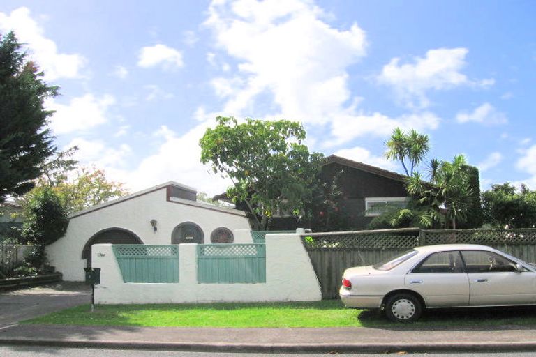 Photo of property in 1 Surman Place, Glen Eden, Auckland, 0602