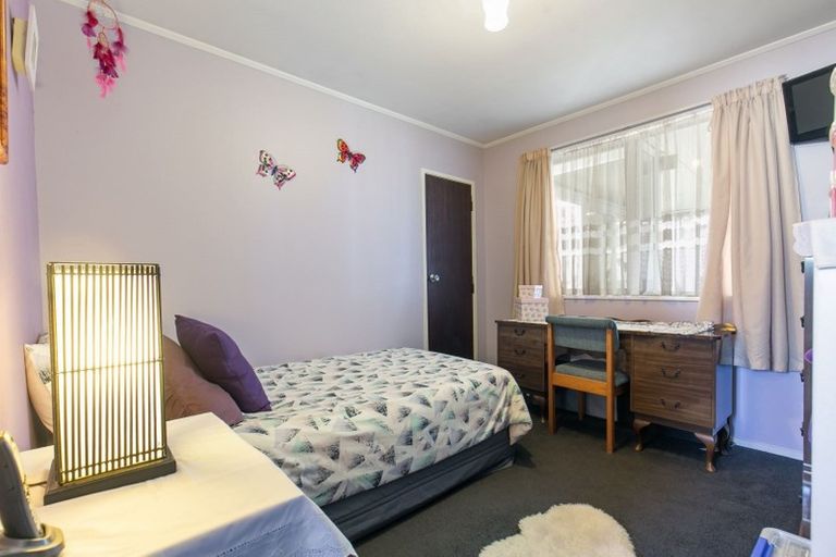 Photo of property in 10 Lipton Grove, Opaheke, Papakura, 2113