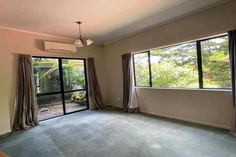 Photo of property in 223 Woodlands Park Road, Titirangi, Auckland, 0604