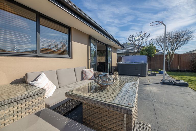 Photo of property in 7 Baltic Place, Northwood, Christchurch, 8051