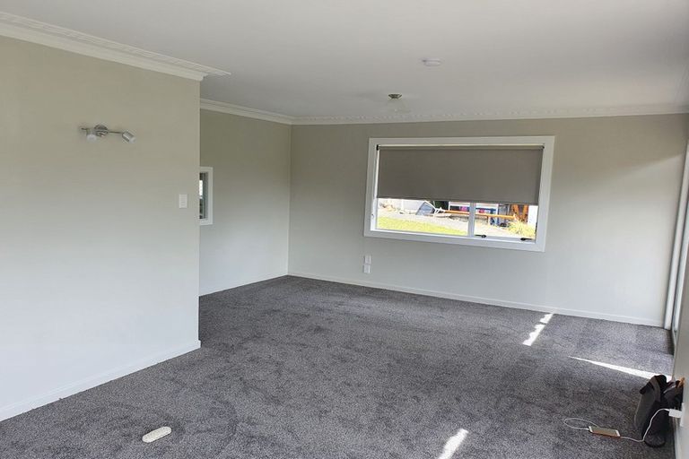 Photo of property in 2/15 Kayeleen Place, Cockle Bay, Auckland, 2014