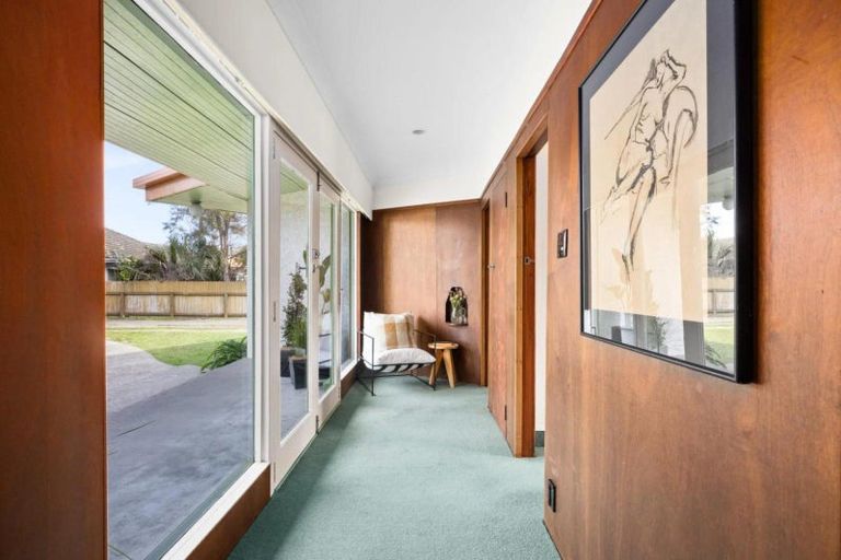 Photo of property in 16 Howard Road, Taradale, Napier, 4112