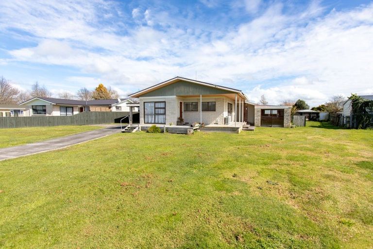 Photo of property in 2 Mcquarrie Place, Ngatea, 3503