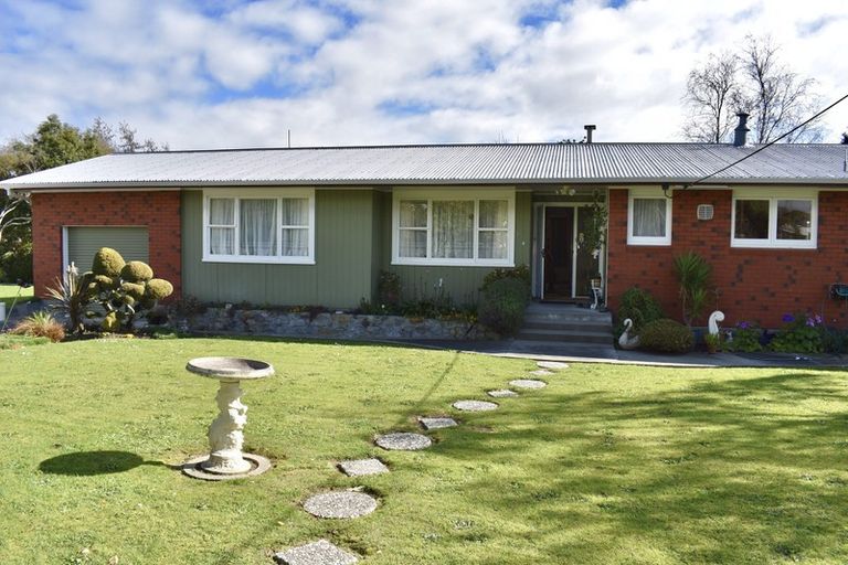 Photo of property in 45 Te Manuao Road, Otaki, 5512