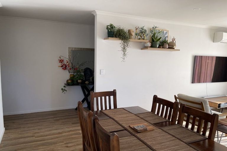 Photo of property in 1 Verdot Close, Kumeu, 0810