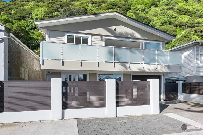 Photo of property in 225 Muritai Road, Eastbourne, Lower Hutt, 5013
