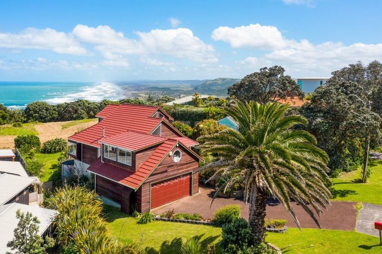 Photo of property in 12 Edwin Mitchelson Road, Muriwai, Waimauku, 0881