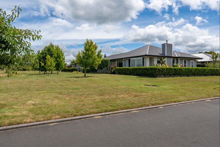 Photo of property in 6 Noumea Drive, Rangatira Park, Taupo, 3330