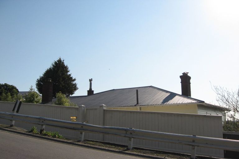 Photo of property in 8 Dyers Pass Road, Cashmere, Christchurch, 8022